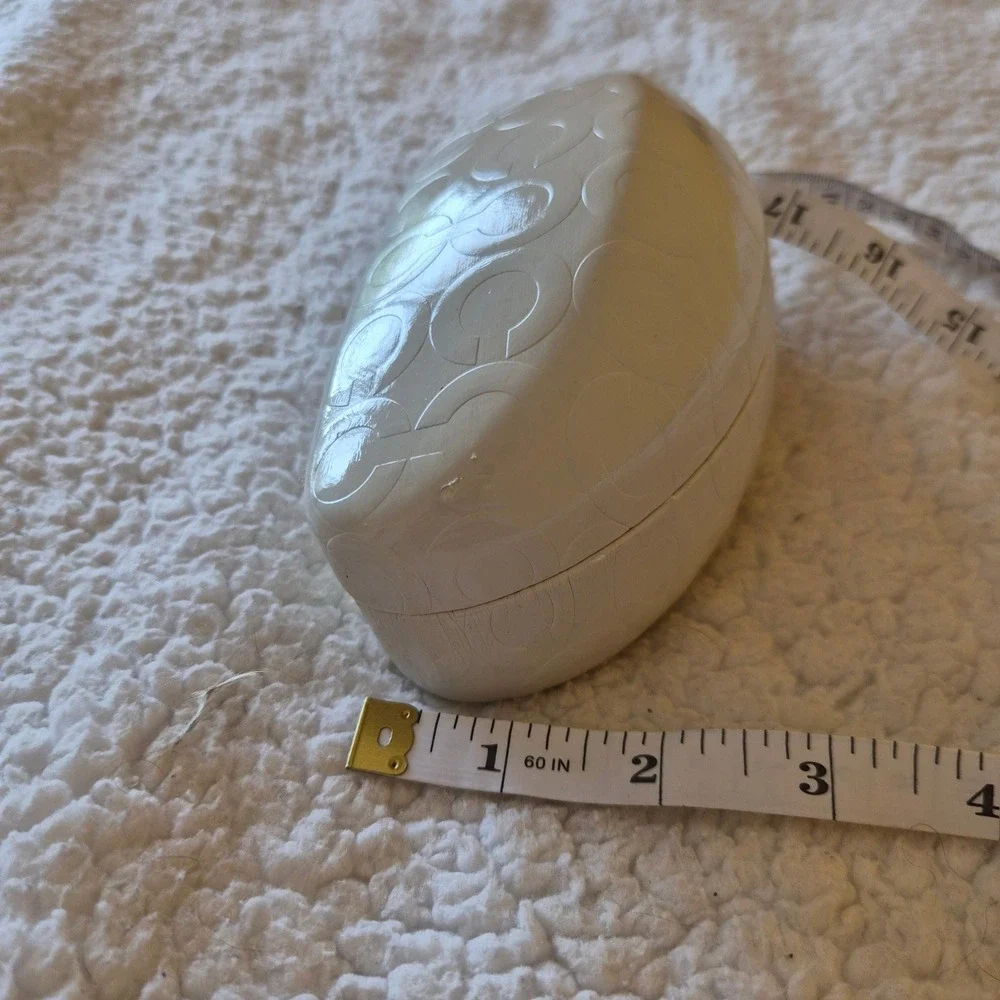 Coach Glossy White Signature C Logo Hard Clamshell Sunglasses Eyeglass Case